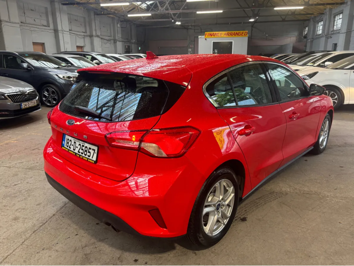 Ford Focus 1.0T ZETEC 5DR T ECOBOOST 100PS 1.0 - Image 2