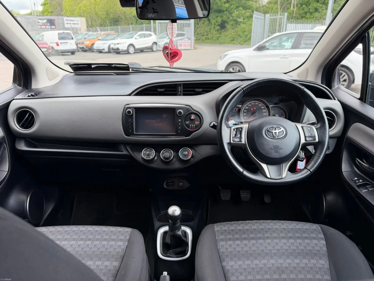 Toyota Yaris 1.0 LUNA 5DR - Image 4