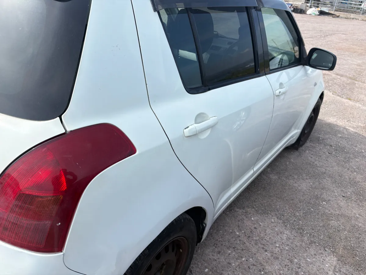 Suzuki Swift 2004 Automatic - Image 3