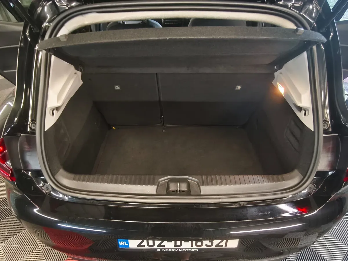 2020 202 Renault Clio Iconic Blue dCi Manual - Image 4