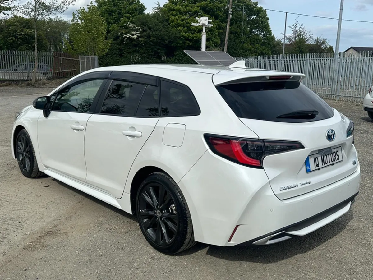 Toyota Corolla 1.8L Automatic Petrol Hybrid Fresh - Image 4