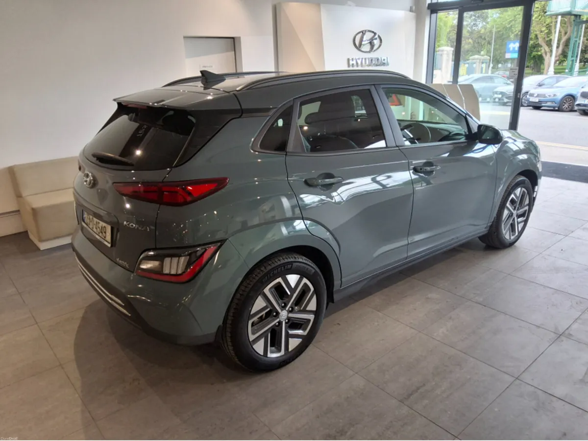 Hyundai KONA PREMIUM 64kW ** LONG RANGE HYUNDAI ** - Image 2