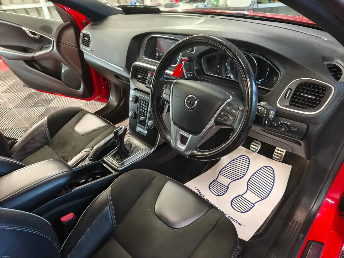 2017 Volvo V40 R-Design Manual Diesel - Image 2