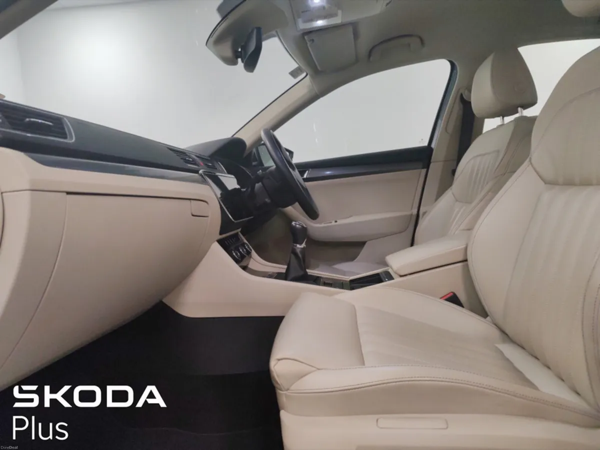 Skoda Superb STYLE 2.0 TDI 150HP 5DR - Image 4