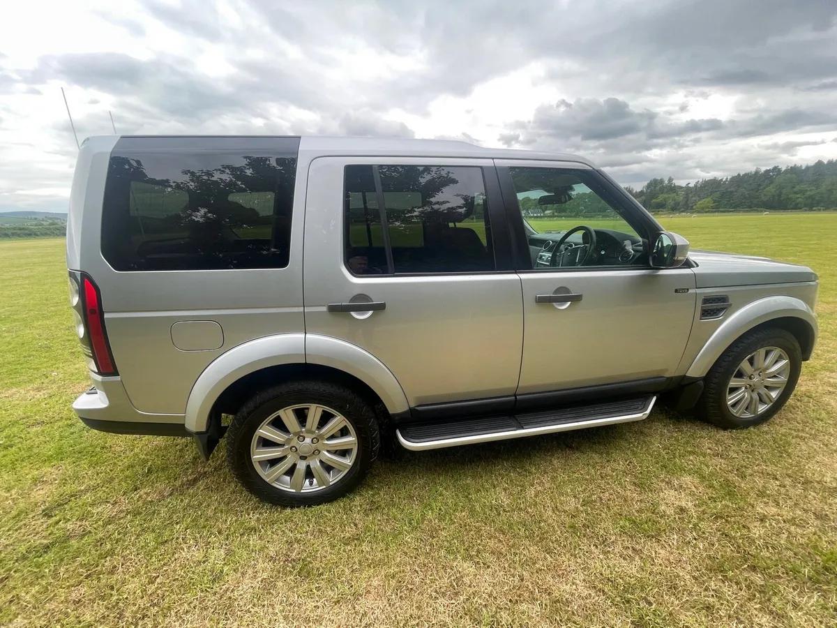 Land Rover Discovery 4 - Image 4