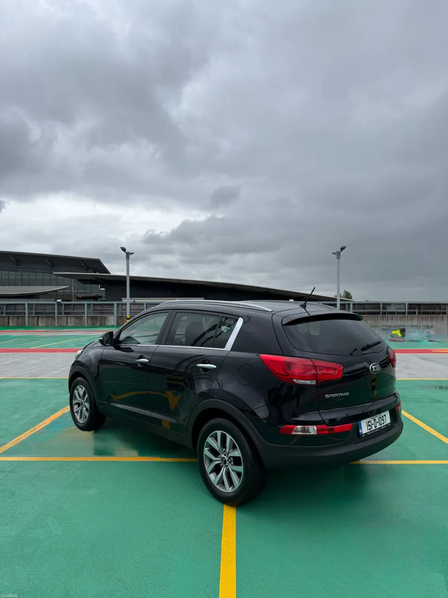 151 Kia Sportage 1.7d - LOW MILEAGE - Image 4
