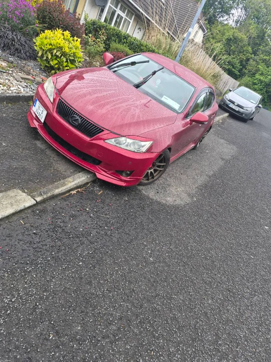 Lexus IS 220 - Image 1