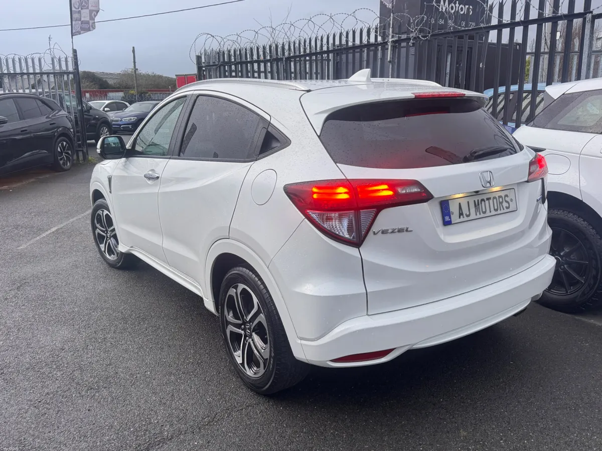 15 HONDA VEZEL 1.5 HYBRID - Image 3