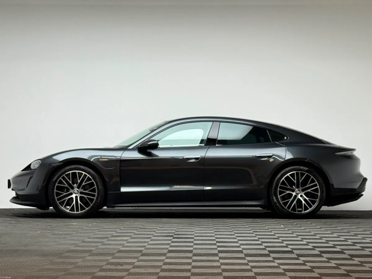 Porsche Taycan TAYCAN - Image 4