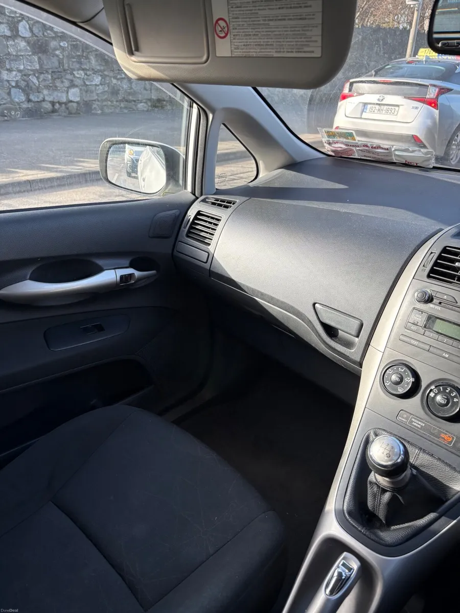 Toyota Auris 2008 - Image 4