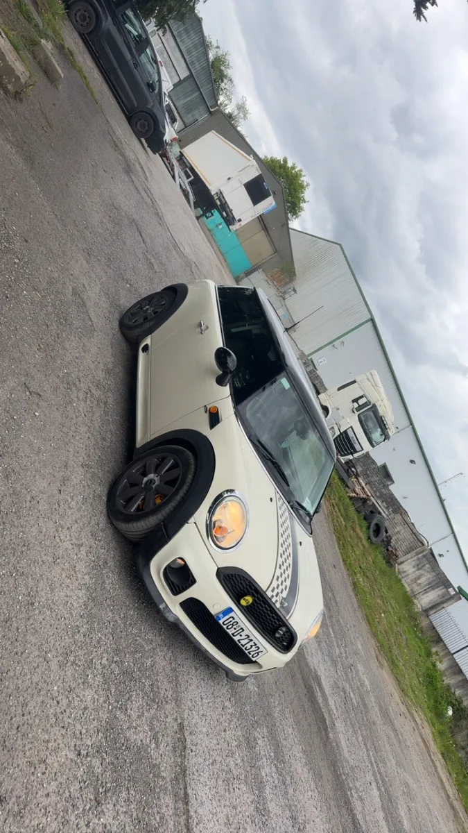 Mini Cooper JohnWorks - Image 1
