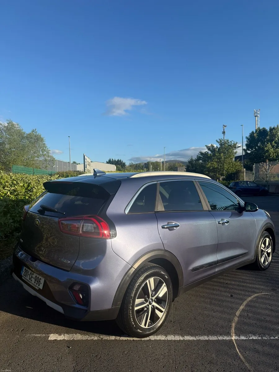 KIA NIRO plug in Hybrid - Image 2