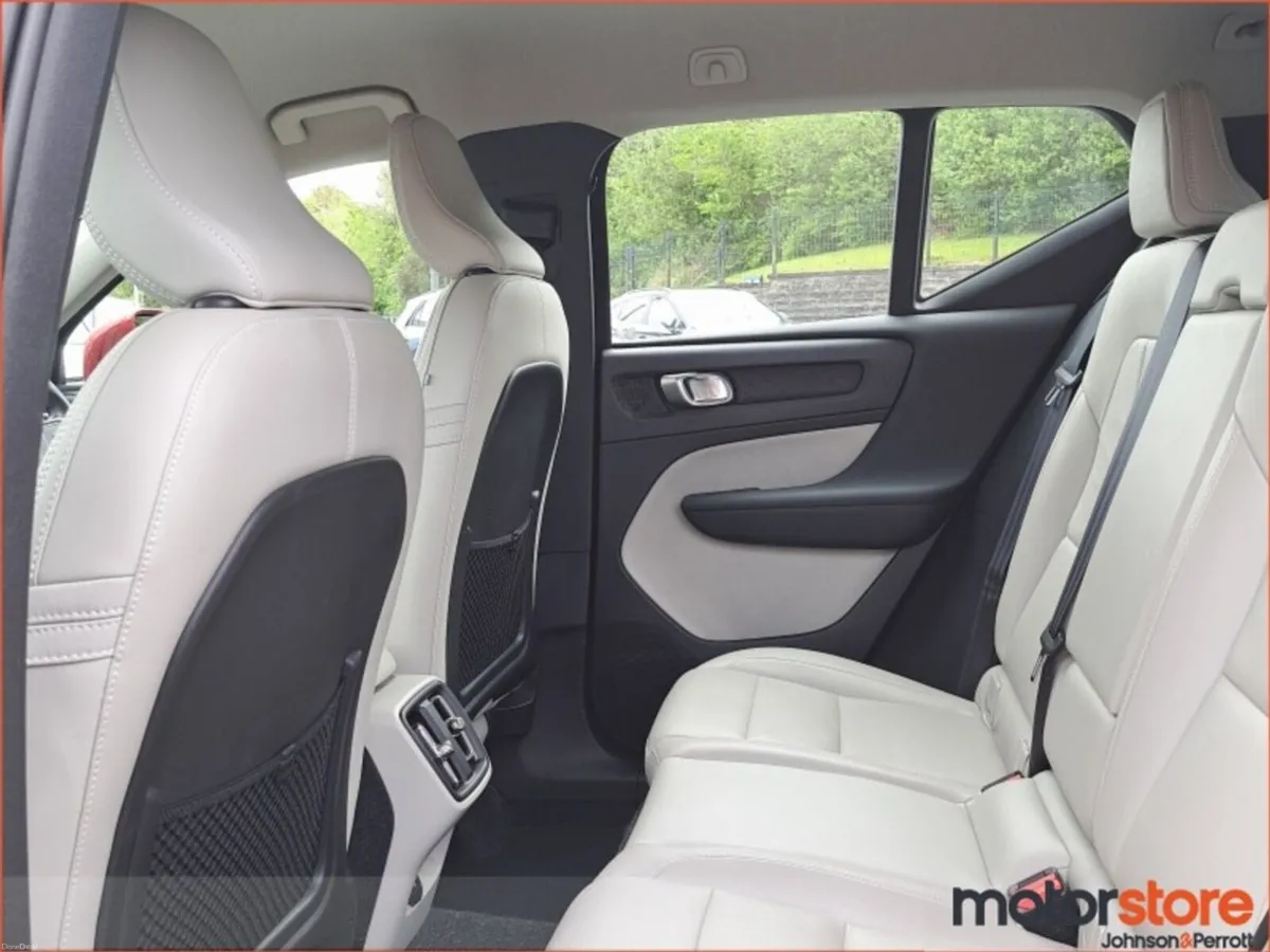 Volvo XC40 D4 AWD AUTO MOMENTUM - Image 5