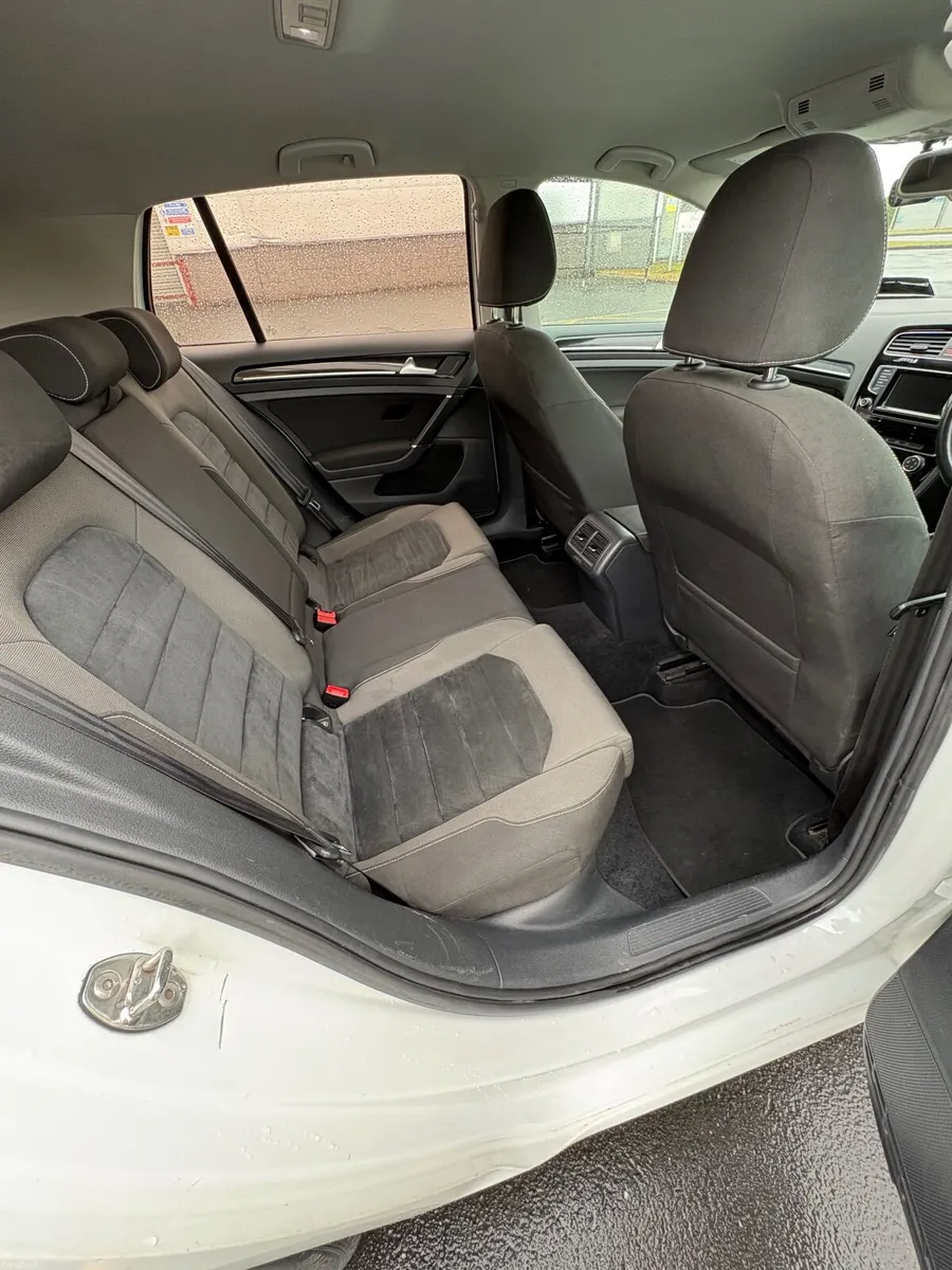 Volkswagen Golf 2014 - Image 2