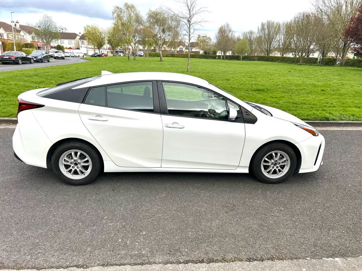 TOYOTA PRIUS 2021 KM 113220 - Image 2