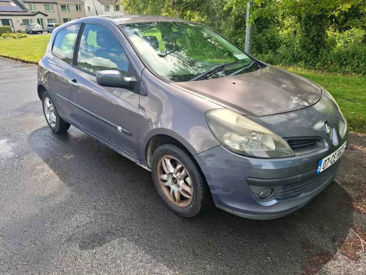 07 Renault Clio 6 mths tax and test - Image 1
