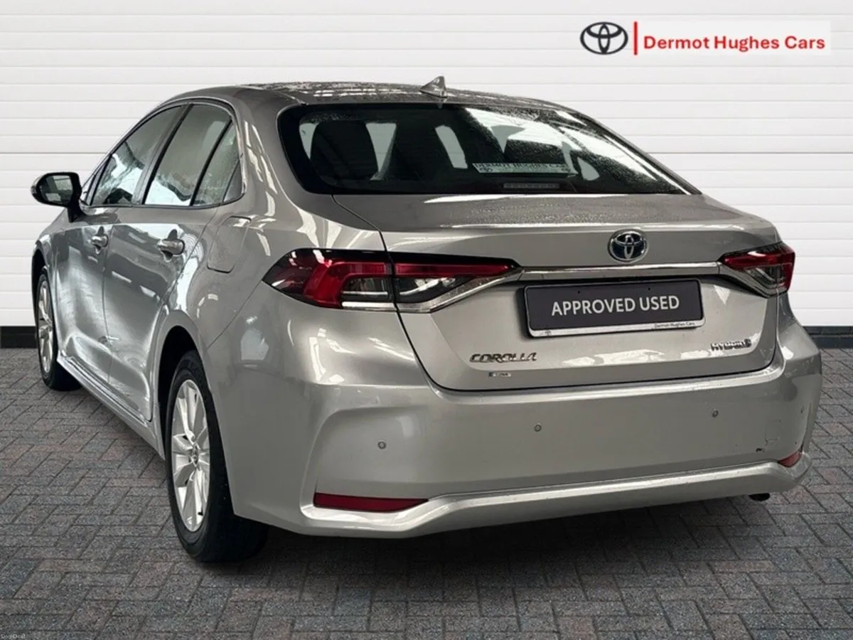 Toyota Corolla LUNA SALOON HYBRID AUTO - Image 2