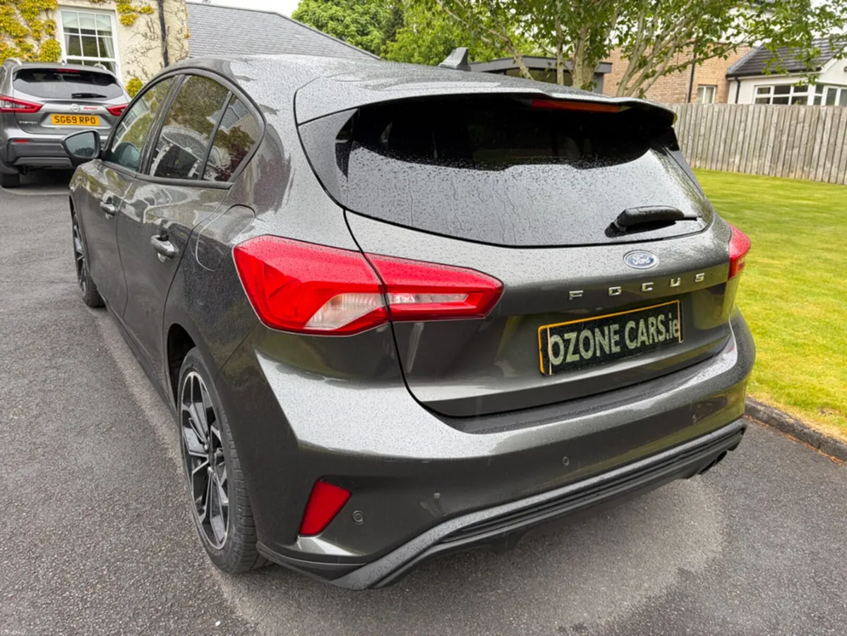 Ford Focus ST-LINE X TDCI AUTO - Image 4