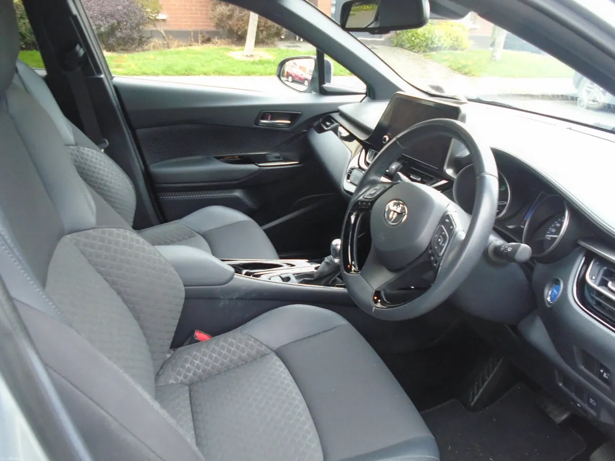 Toyota C-HR 2022 - Image 6