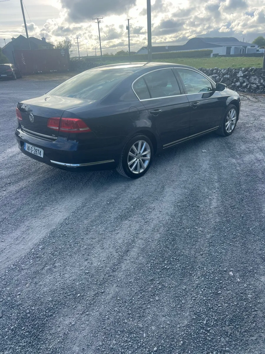 Volkswagen Passat - Image 3