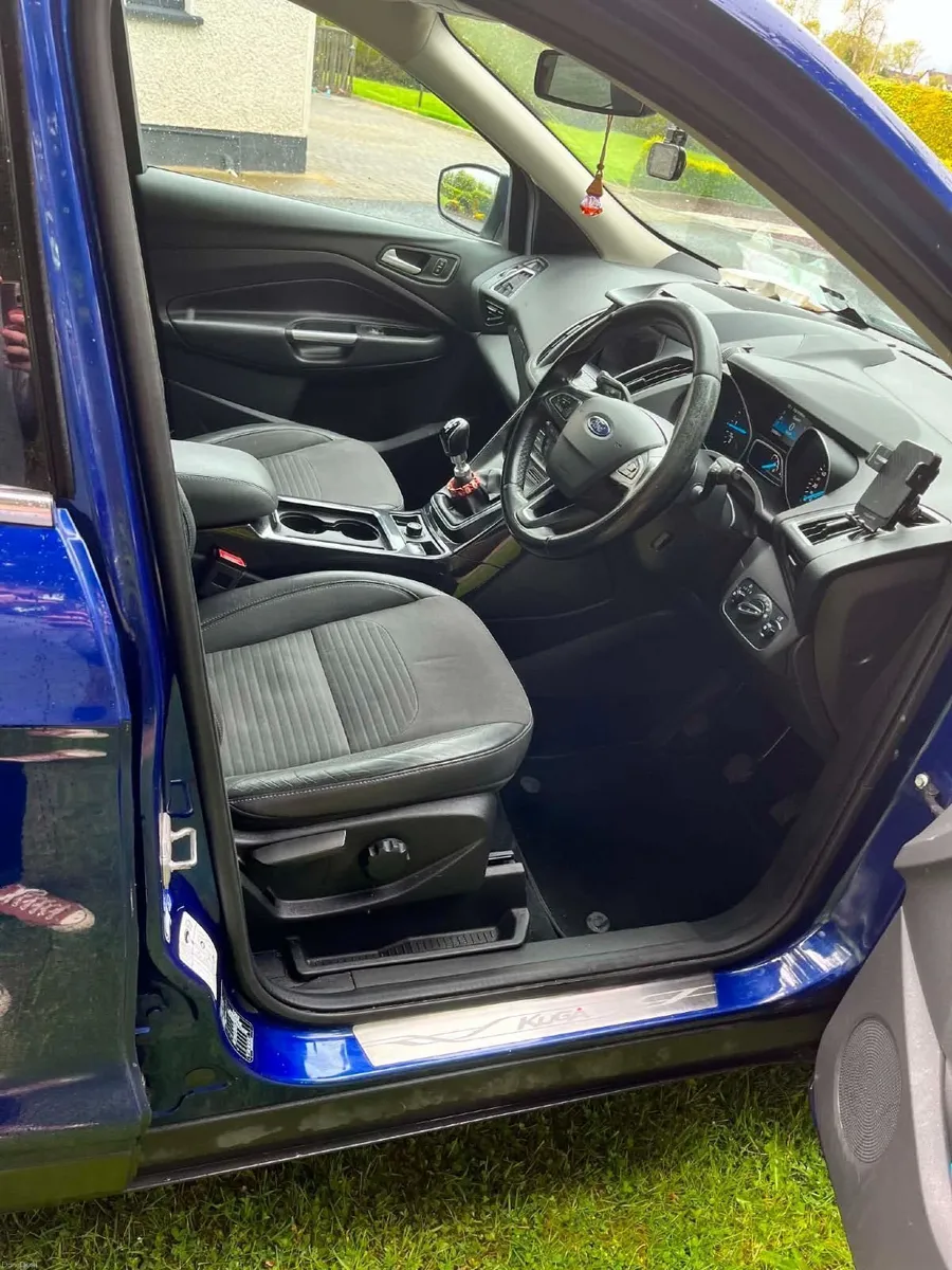 Ford Kuga 2018 - Image 2