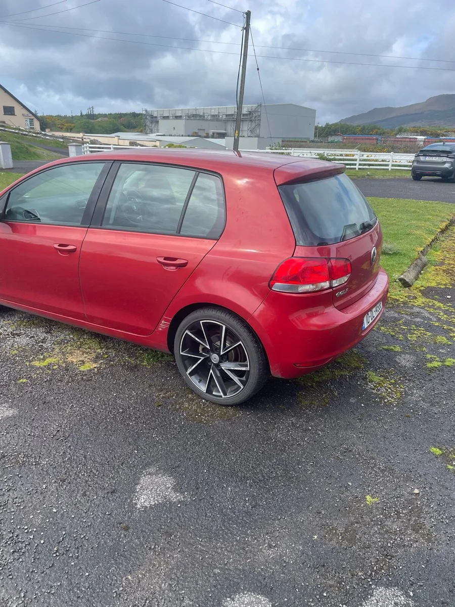 2010 Volkswagen Golf - Image 3