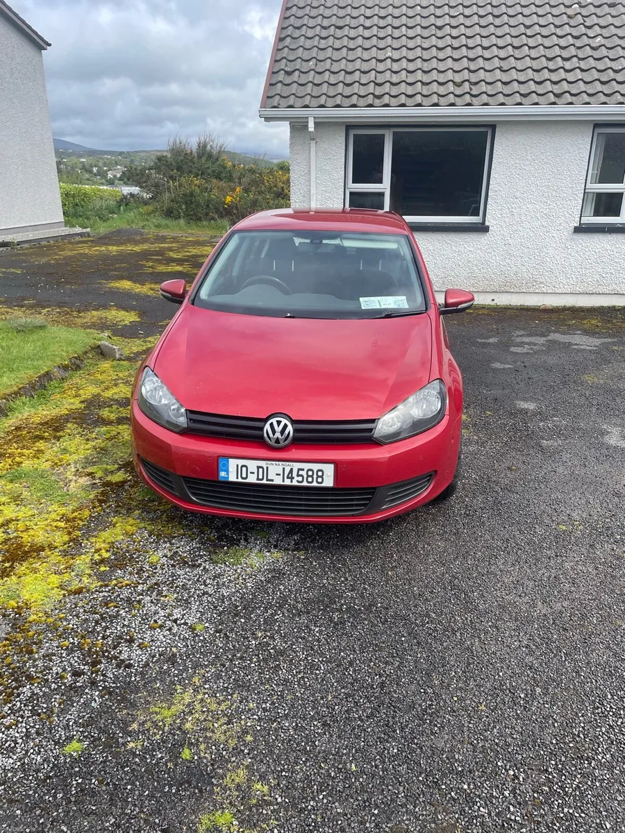 2010 Volkswagen Golf - Image 1