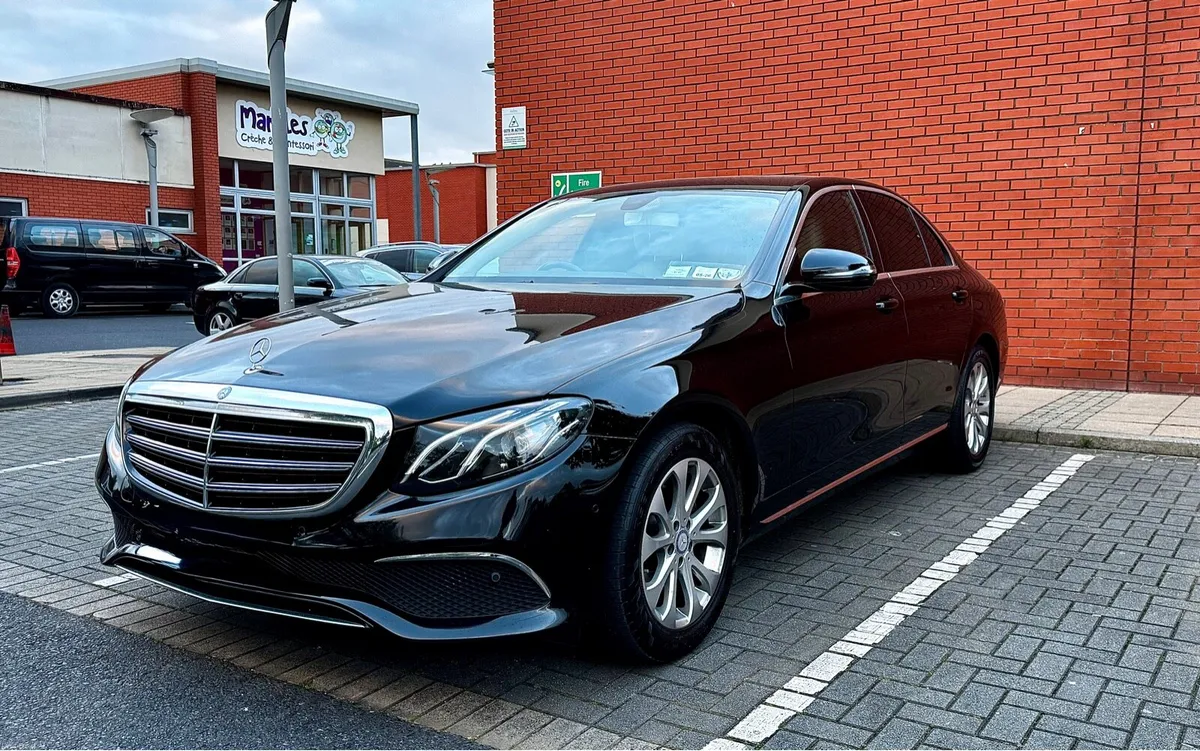 Mercedes Benz E-class 200d low mileage - Image 2
