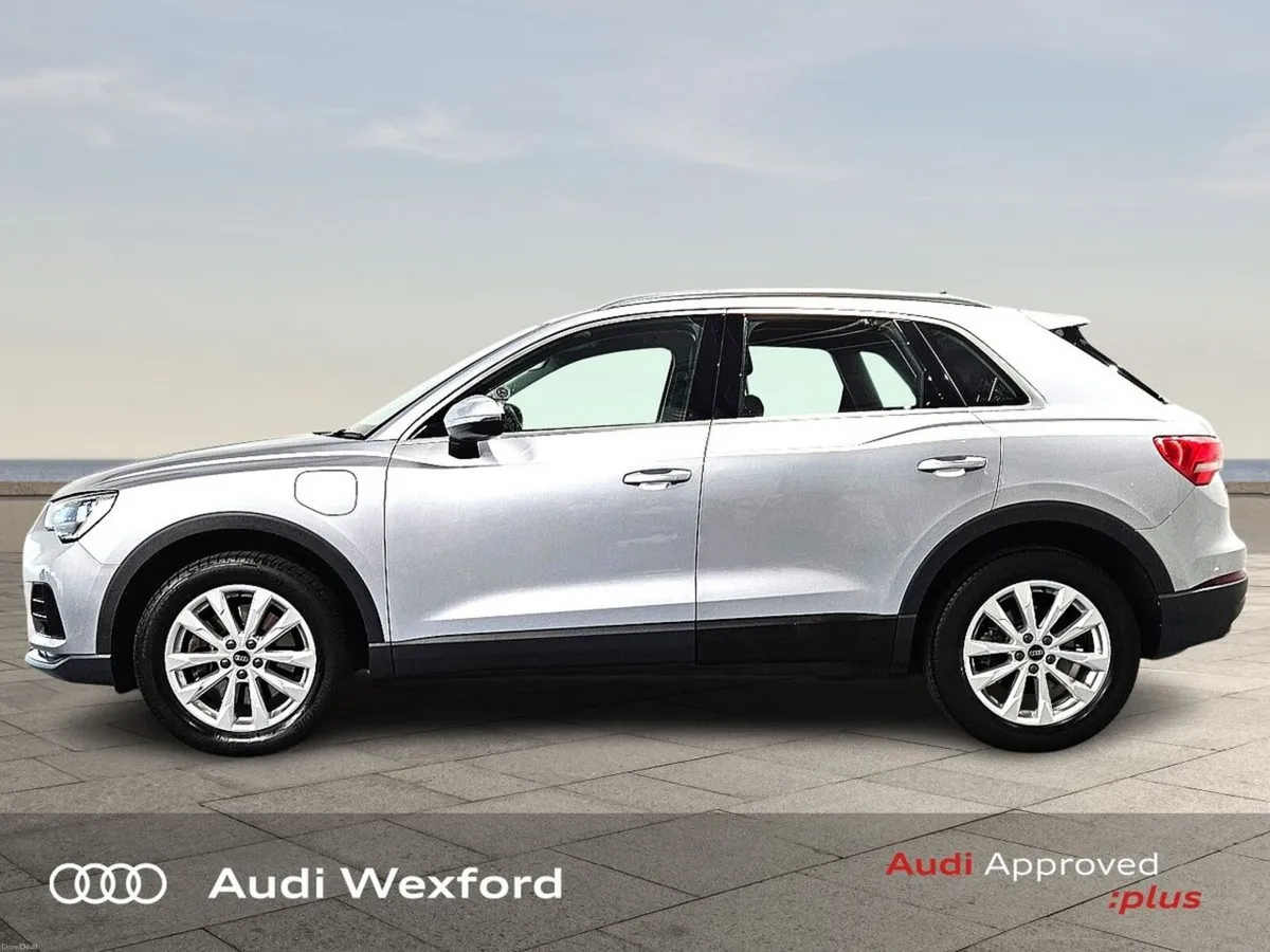 Audi Q3 45 TFSI E S Tronic SE  245HP AUTO €74p/w - Image 4