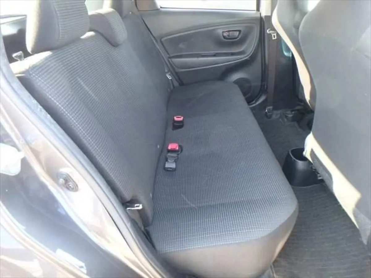 Toyota Vitz 2018 - Image 4