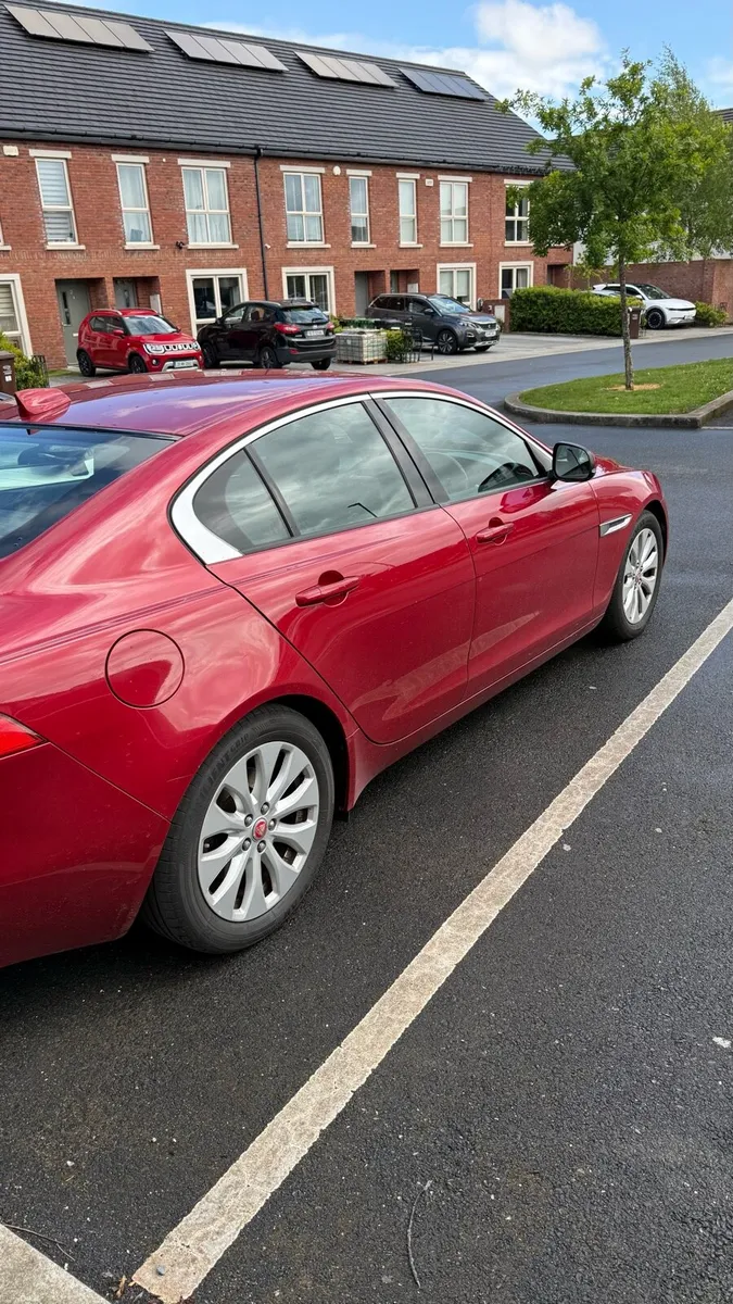 Jaguar XE - Image 4