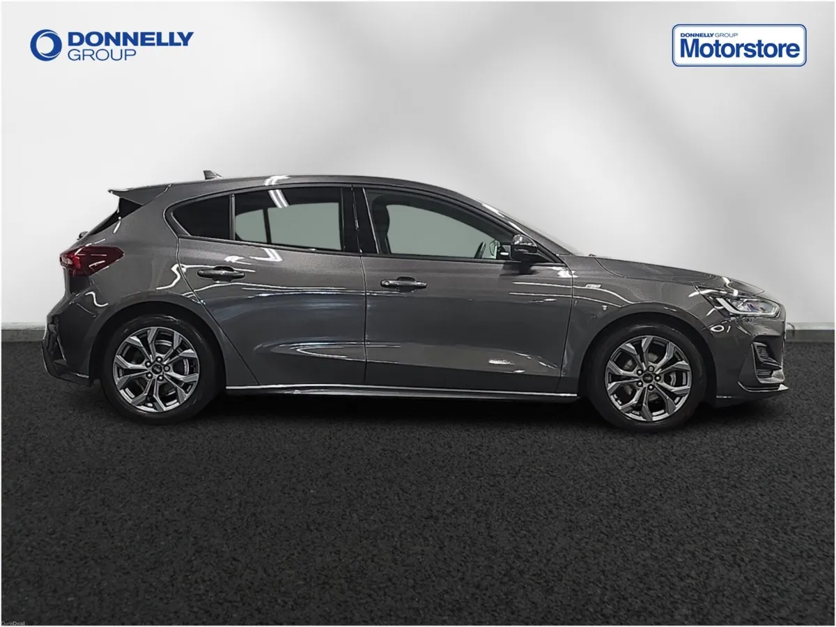 Ford Focus Diesel Hatchback ST-Line - Image 3