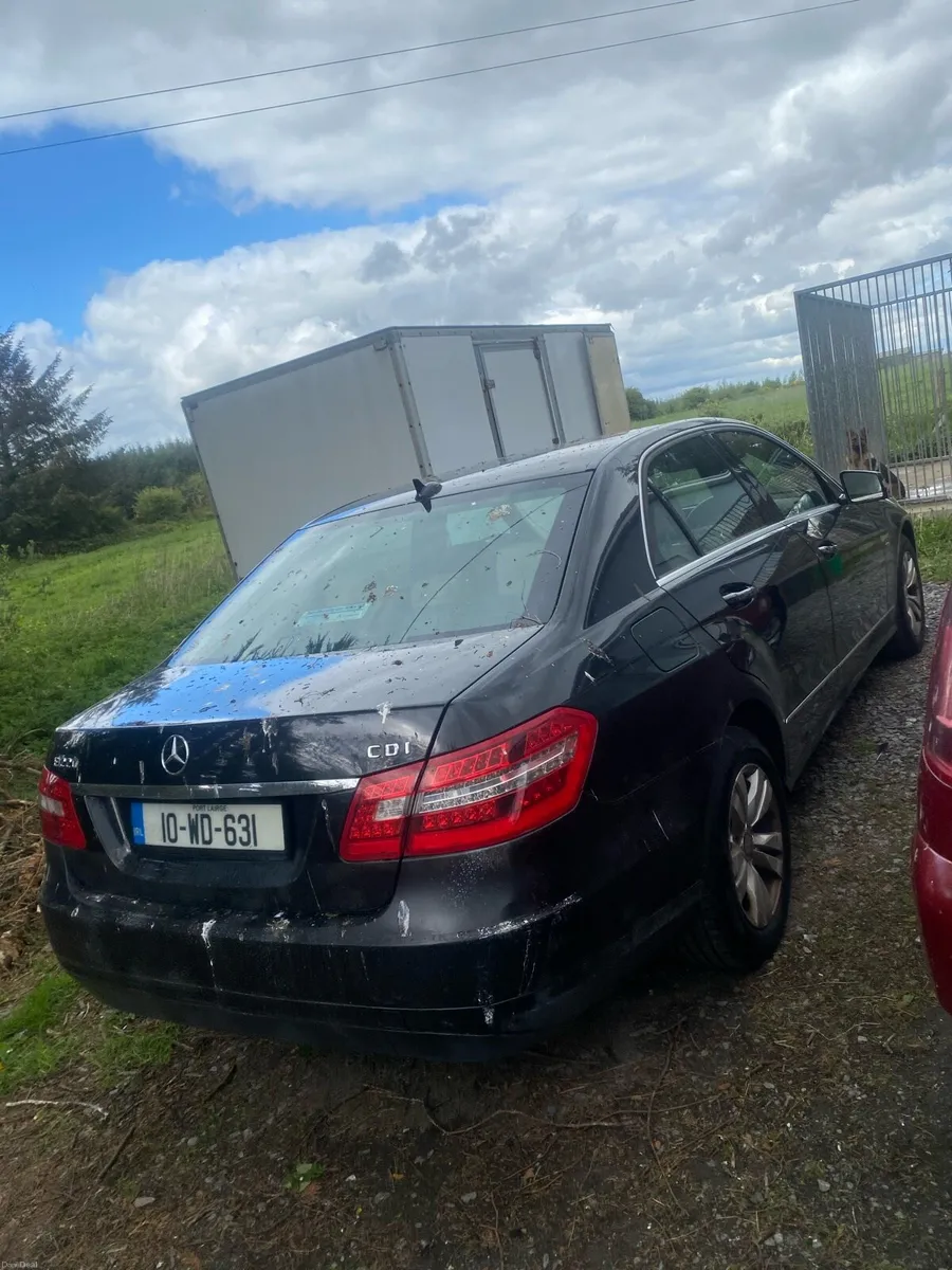 2010 mercedes e220 automatic - Image 4