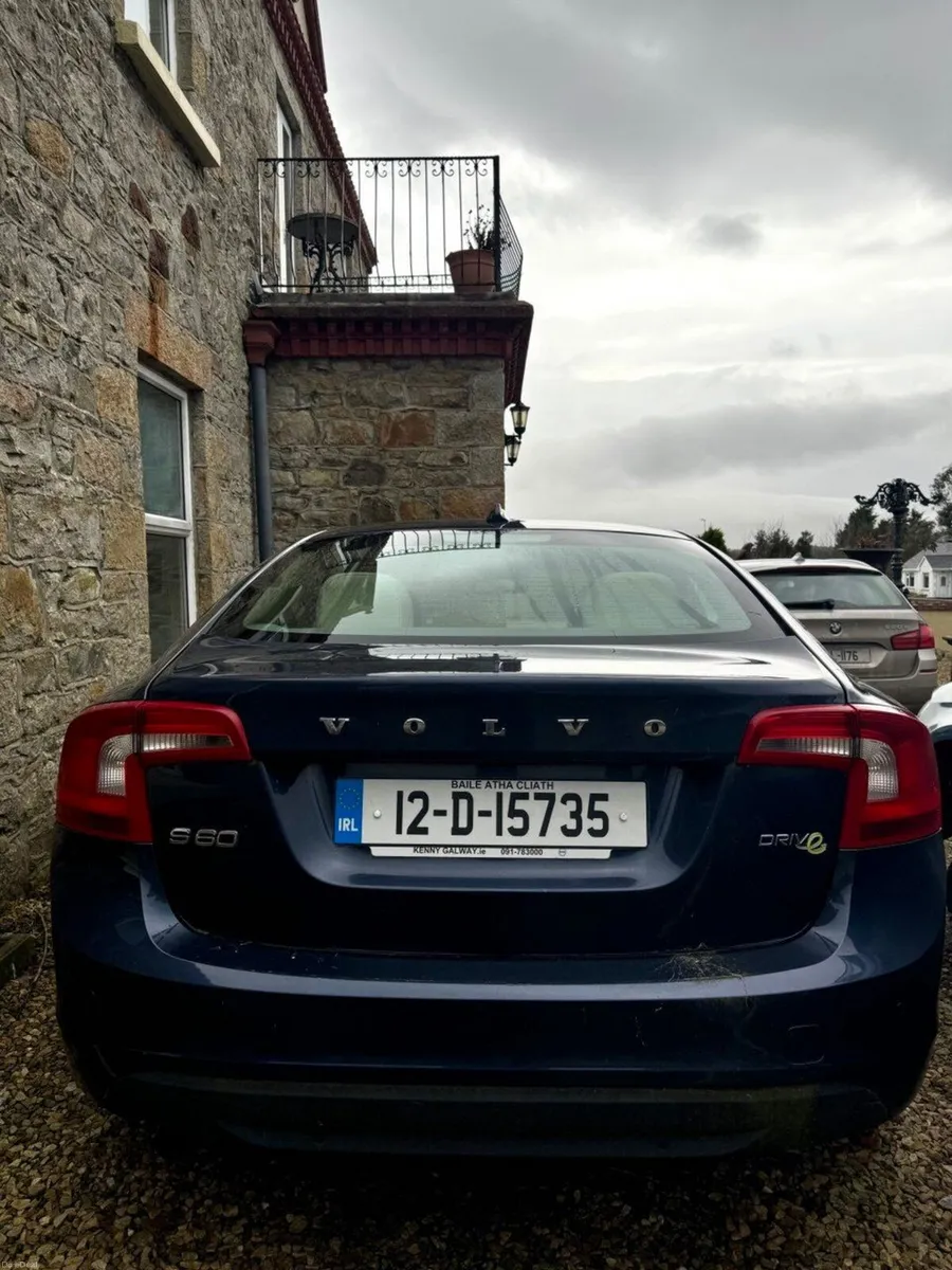 VOLVO S60 D2 1.6 DRIVe SE 4DR - Image 3