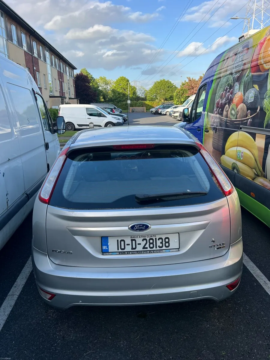 Ford focus 2010 - Image 2