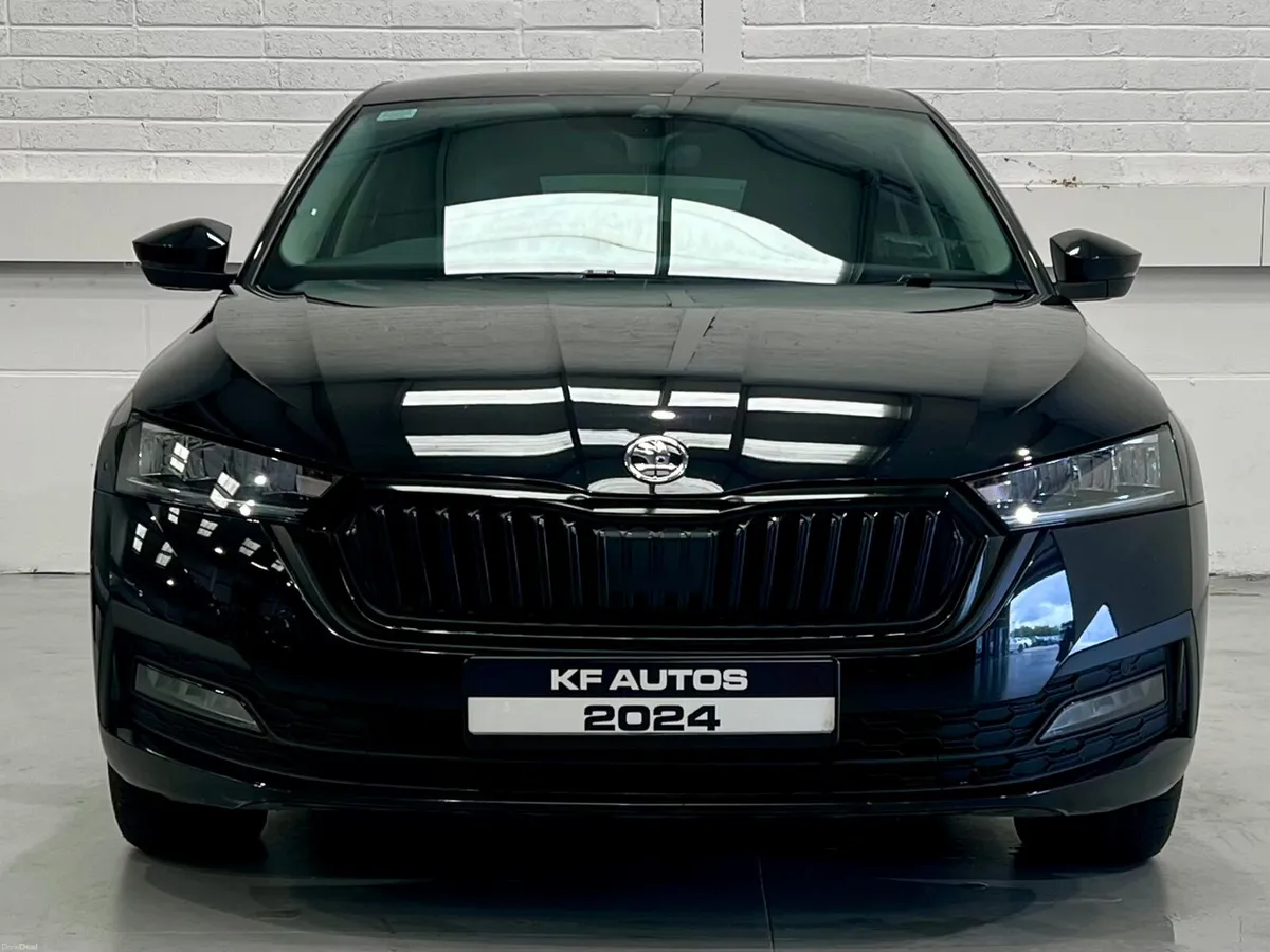 Skoda Octavia Ambition 2.0TDI 6 Speed Manual 5dr - Image 2