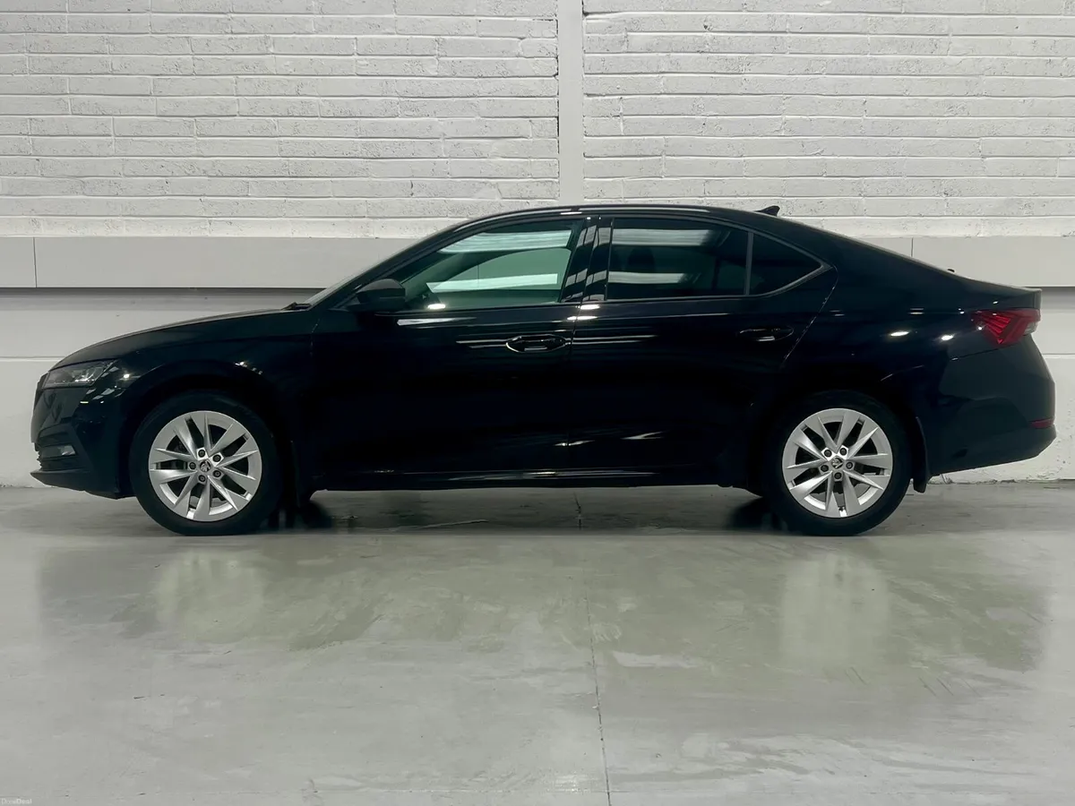 Skoda Octavia Ambition 2.0TDI 6 Speed Manual 5dr - Image 4