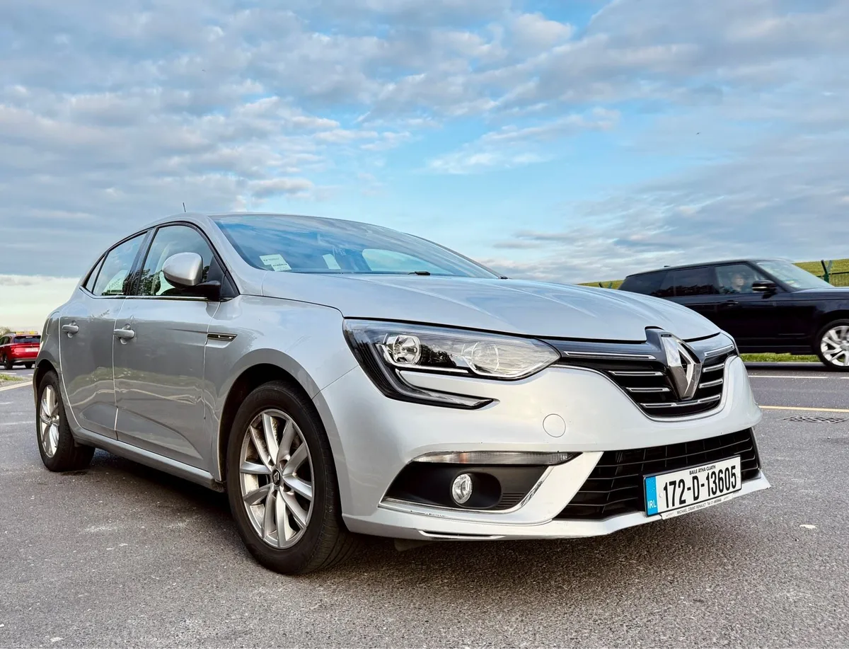 Renault Megane Dynamique NAV — LOW KM — - Image 1
