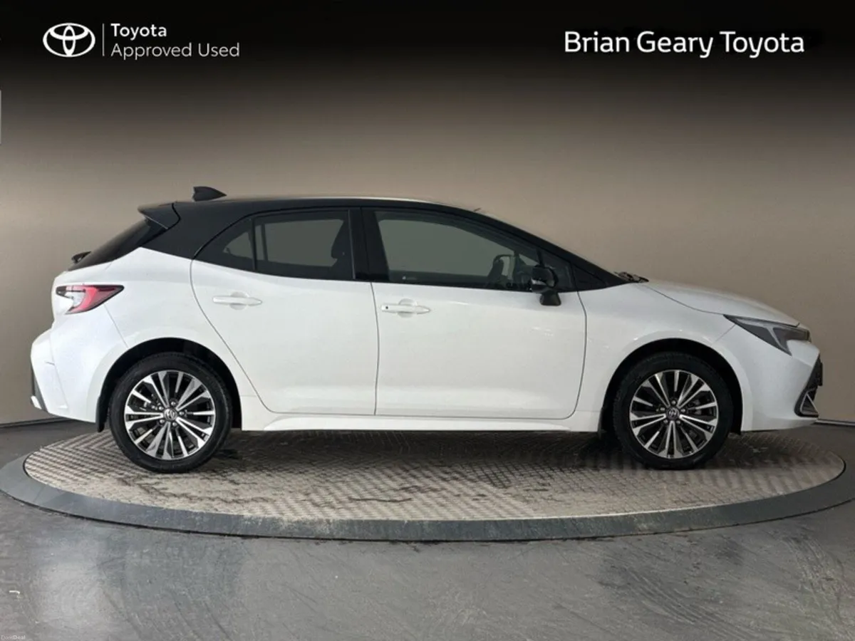 Toyota Corolla HYBRID LUNA SPORT H/B - Image 3