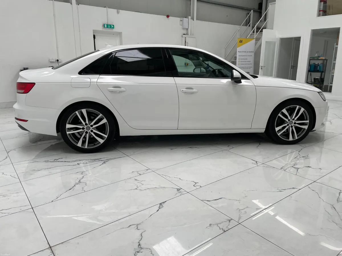 Audi A4 2017 - Image 2