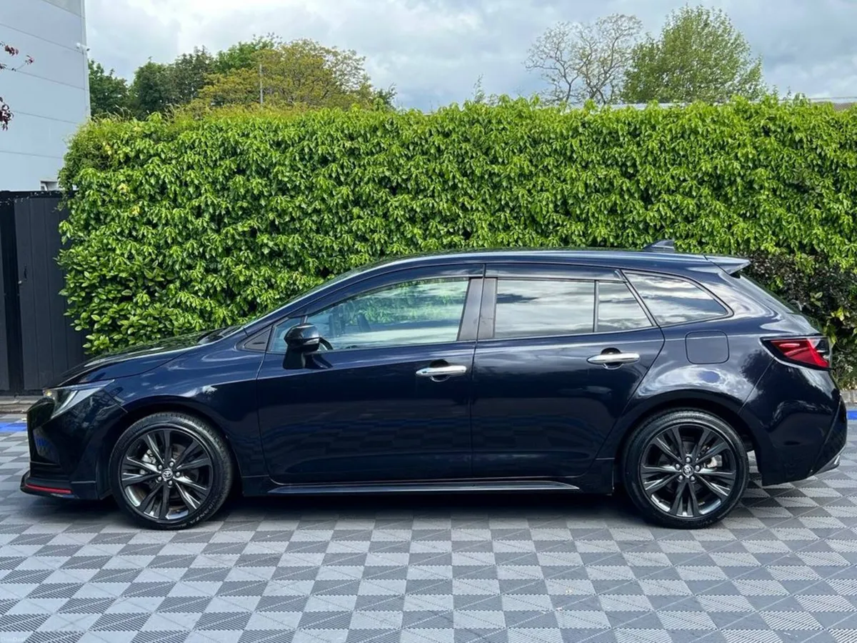 Toyota Corolla WXB TOURING 1.8 HYBRID // ADAPTIVE - Image 3