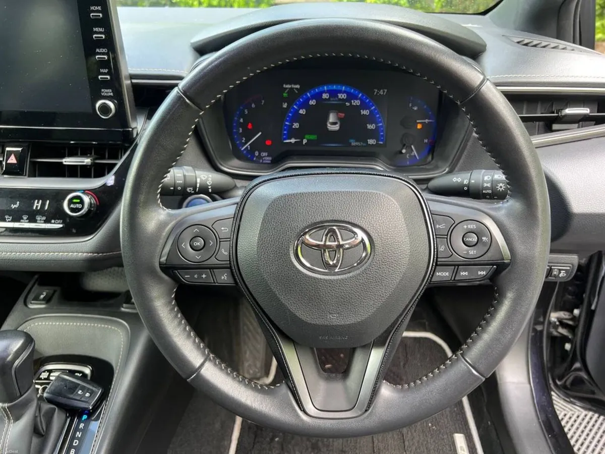 Toyota Corolla WXB TOURING 1.8 HYBRID // ADAPTIVE - Image 4
