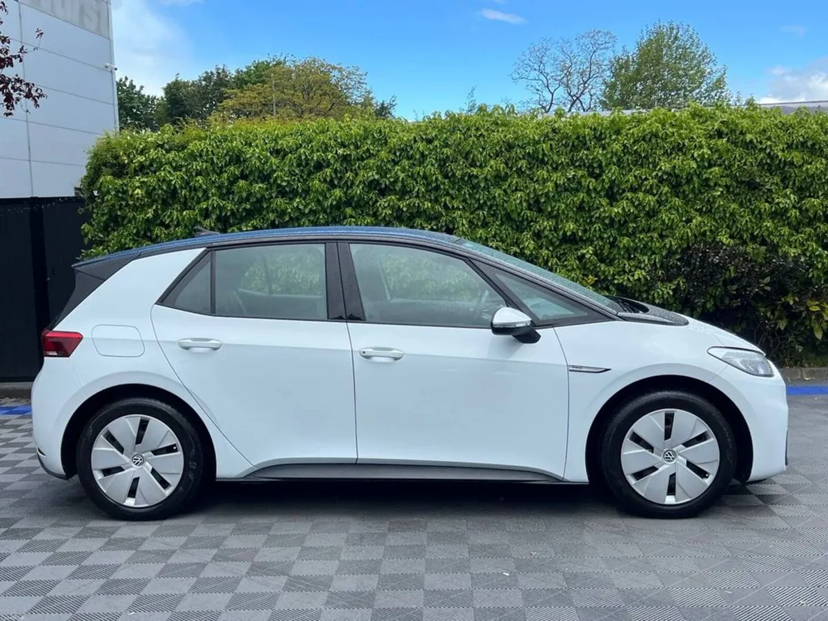 Volkswagen ID.3 LIFE 58KWH // APPLE CARPLAY/ANDROI - Image 2