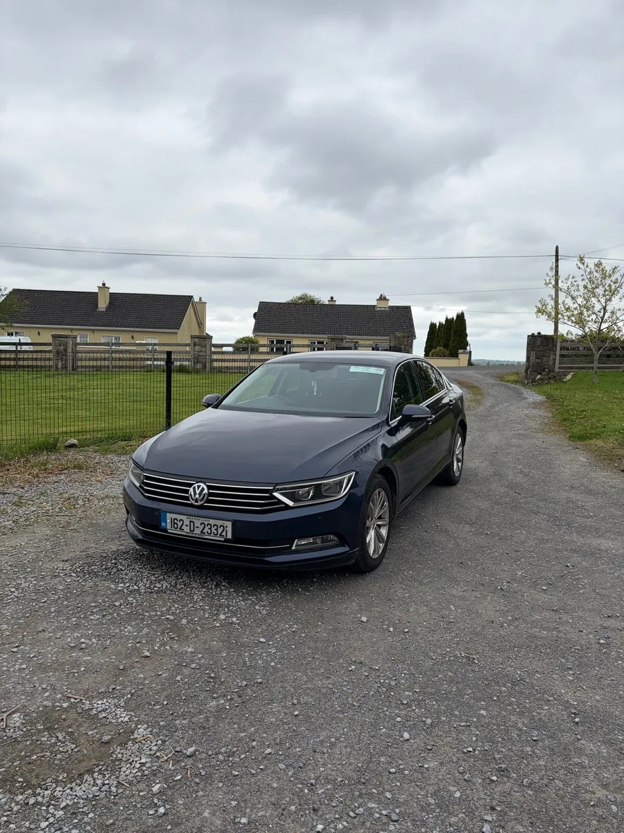 2016 Volkswagen Passat 2.0L - Image 1