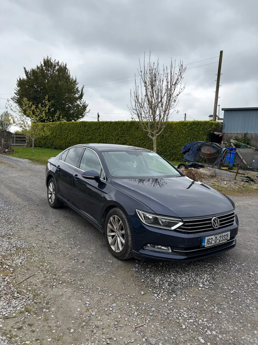 2016 Volkswagen Passat 2.0L - Image 2