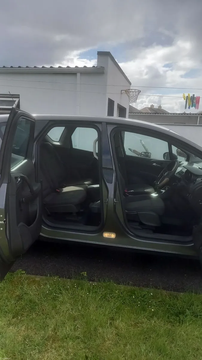 Vauxhall Meriva 2011 - Image 2