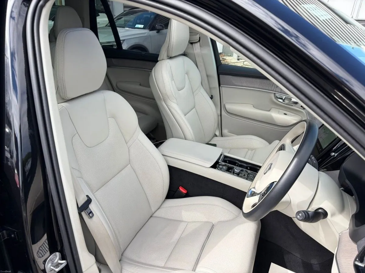 Volvo XC90 T8 ULTRA DARK *4 YR WARRANTY* - Image 2