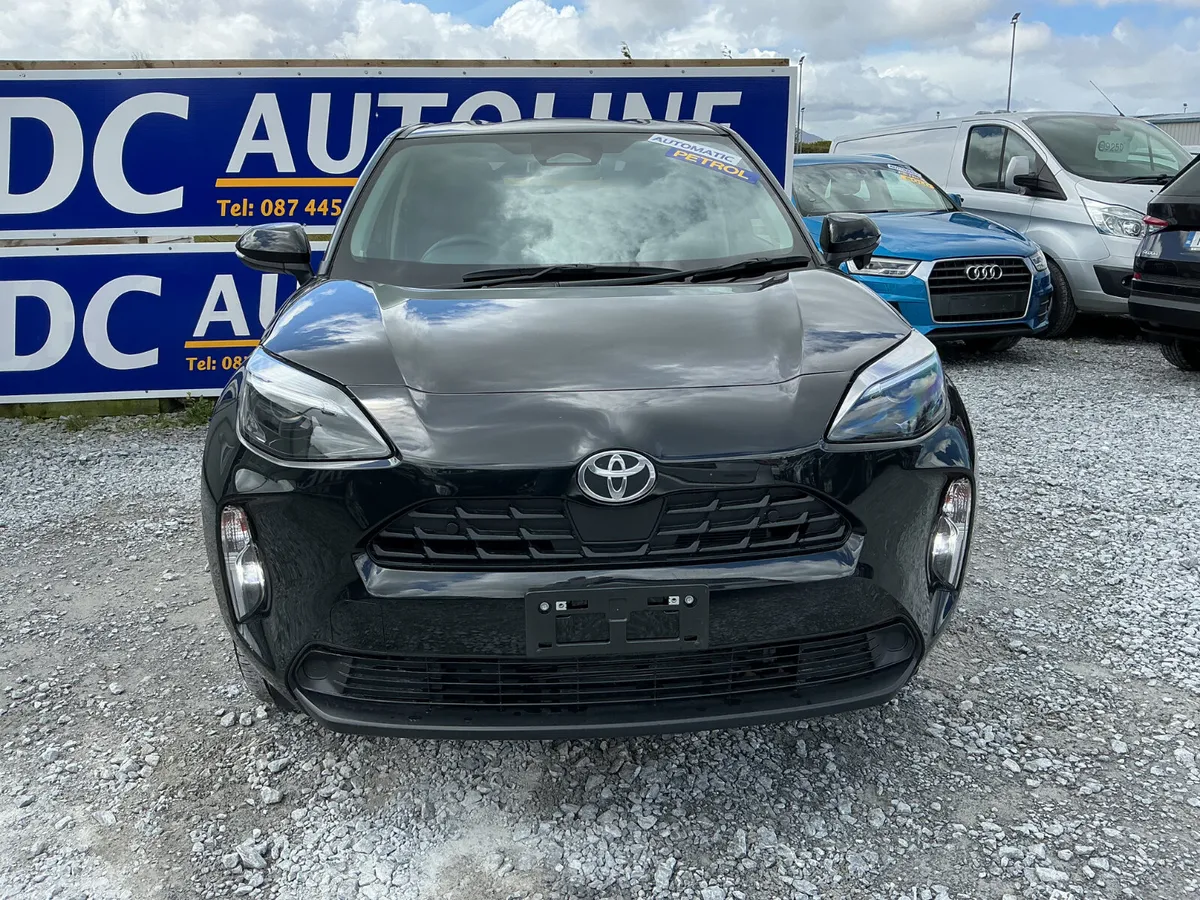 2025 TOYOTA YARIS CROSS 1.5 PETROL AUTOMATIC - Image 3