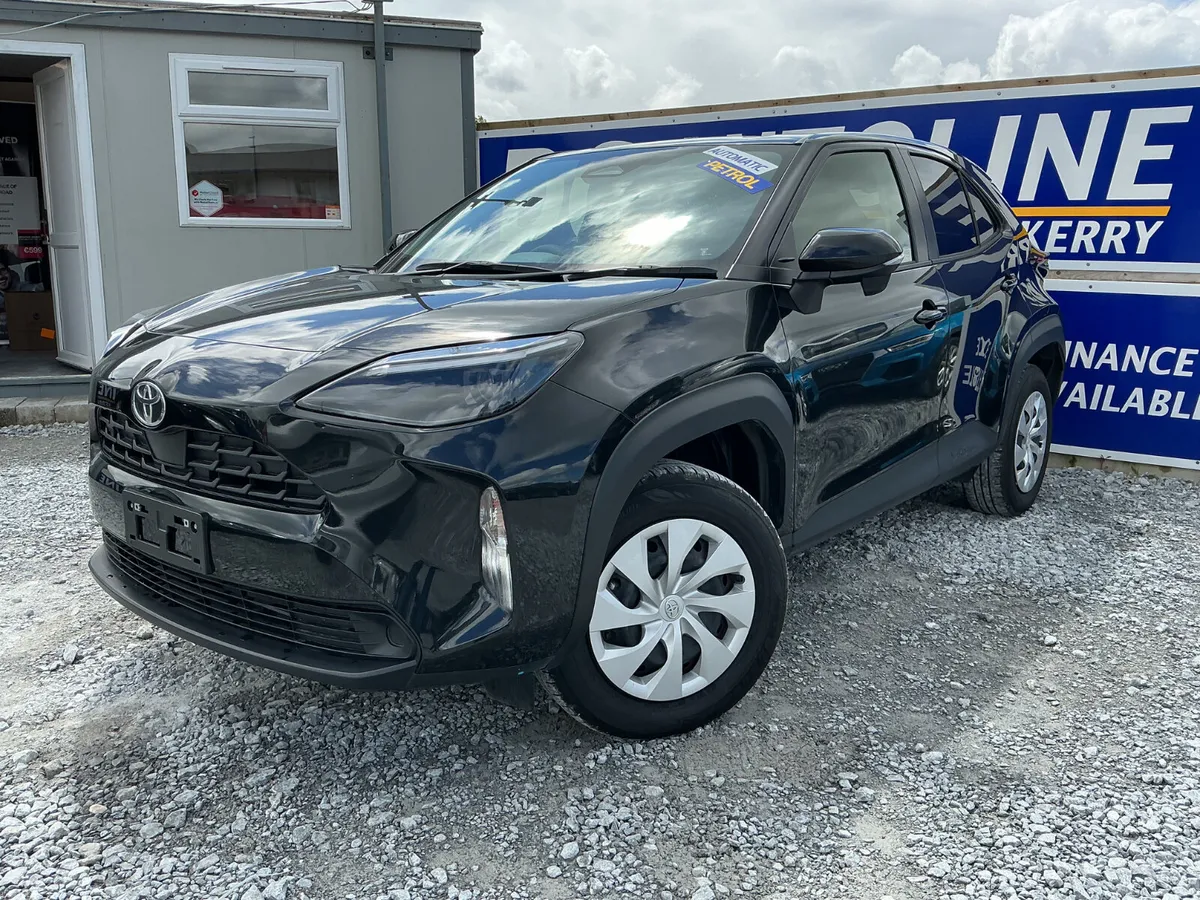 2025 TOYOTA YARIS CROSS 1.5 PETROL AUTOMATIC - Image 2