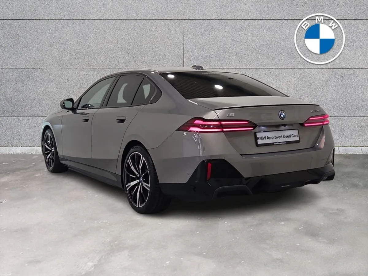 BMW i5 eDrive40 M Sport Pro Saloon - Image 3